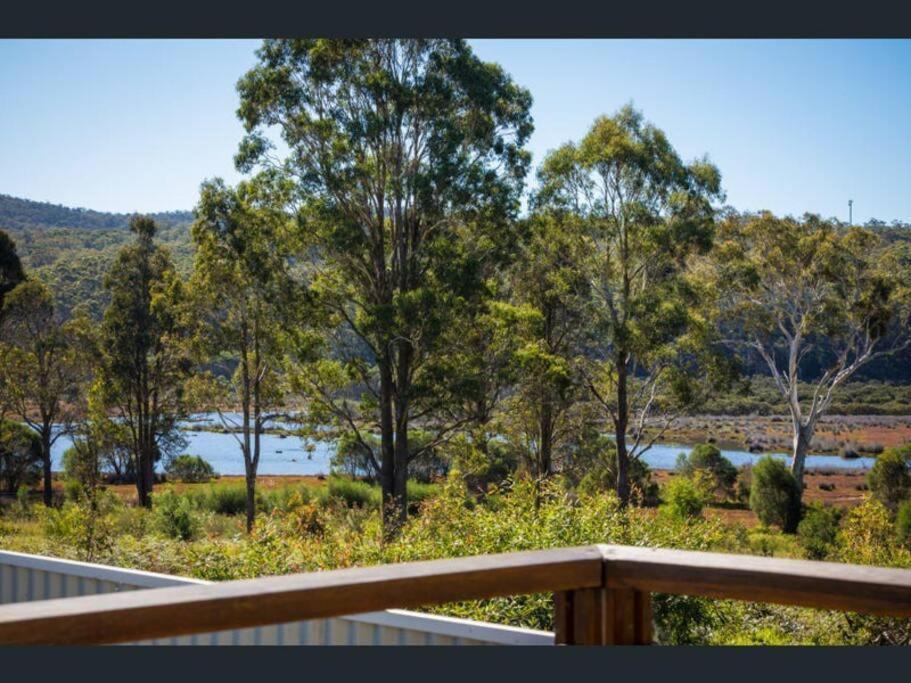 Top Of The Lake Holiday Units Меримбула Екстериор снимка